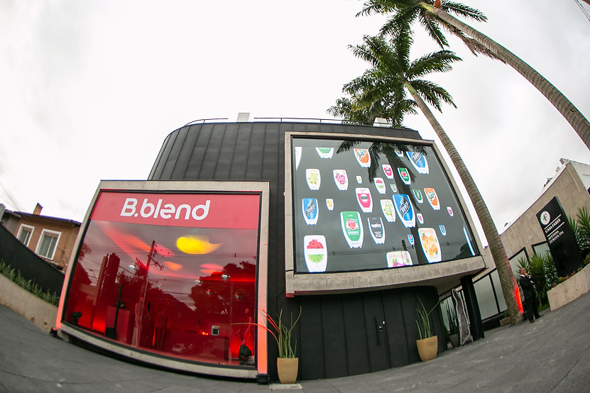 Fachada da Casa Fares no lançamento B.blend